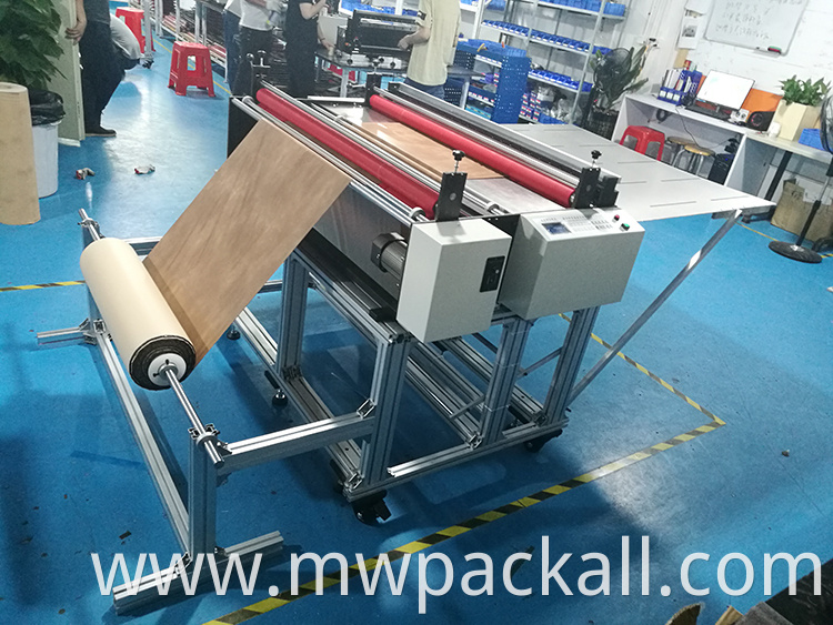 Automatic Industrial Non Woven Strip Fabric Sticker Cutting Machine /PVC polyester film non woven roll to sheet cutting machine